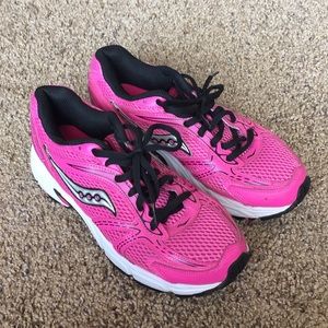 Saucony Oasis Running Shoe